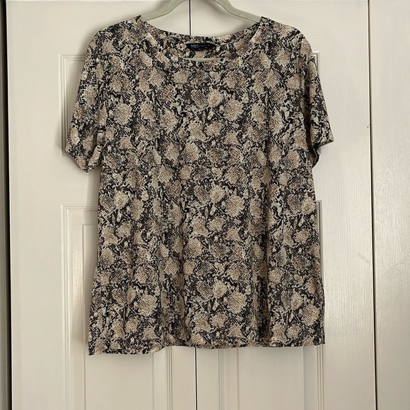 M&S Collection short sleeve top
Multi Browns. Size USA 10 - Picture 2 of 6